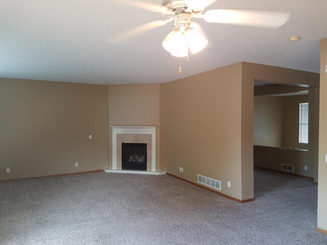 Building Photo - 15720 Berry St