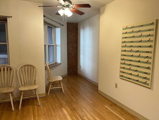 Building Photo - 87 Gainsborough St