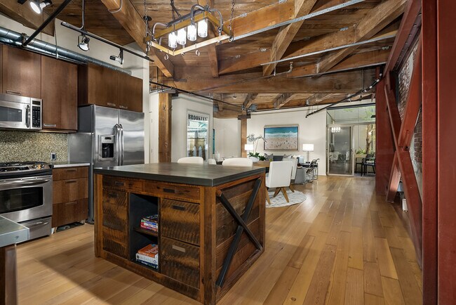 Building Photo - 1408 12th Ave