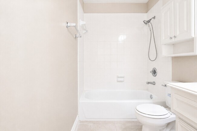 Building Photo - 22422 Cascade Springs Dr