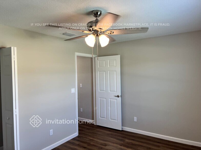 Building Photo - 2482 SW Fair Isle Rd