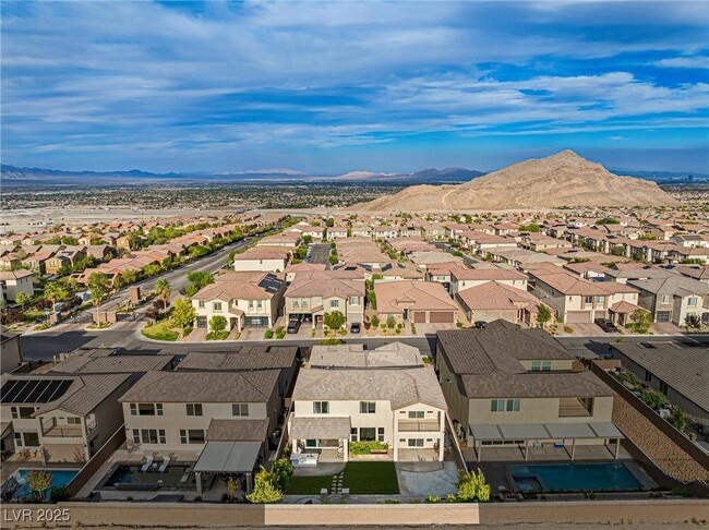 Building Photo - 4631 Amazing View St