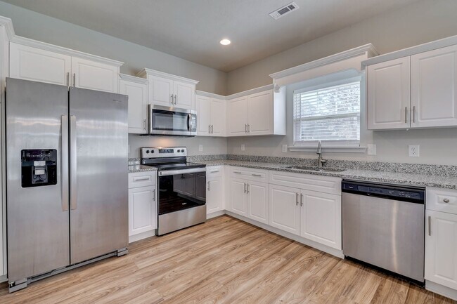 Building Photo - 340 Fox Haven Dr