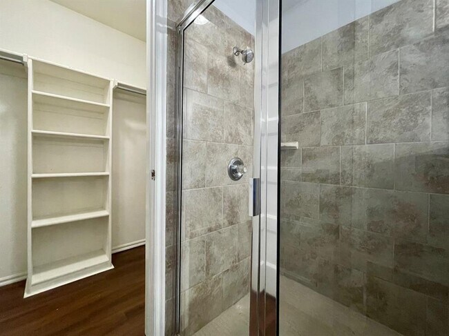 Building Photo - 13004 Chadbrooke Pl