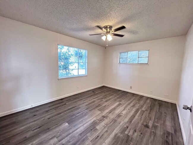 Building Photo - Updated Three Bedroom Two Bathroom Home