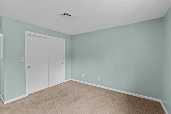 Building Photo - 5455 N Main St