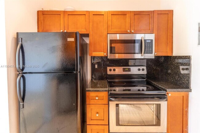 Building Photo - 86 NE 50th Terrace