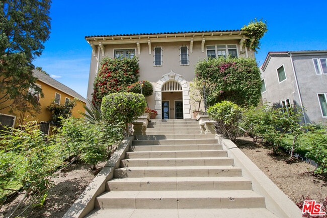 Building Photo - 617 N Plymouth Blvd