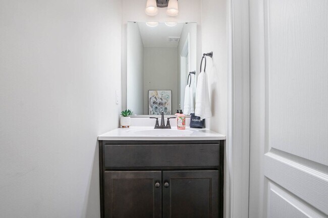 Building Photo - Brand new and fully furnished corporate executive home