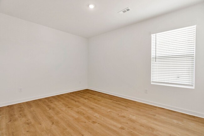 Building Photo - Brand-New 3 Bedroom Home in Prairie Grove!...