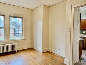Building Photo - 1725 Yale Ave NW