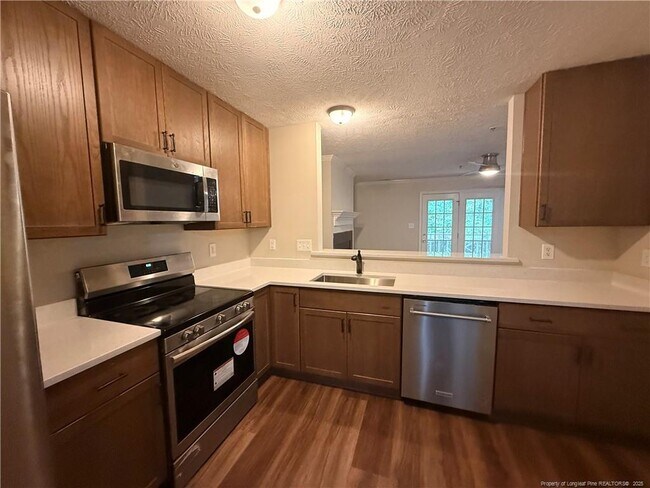 Building Photo - 412 Bubble Creek Ct