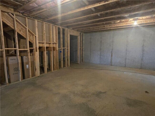 Building Photo - 5171 Woodland Rd