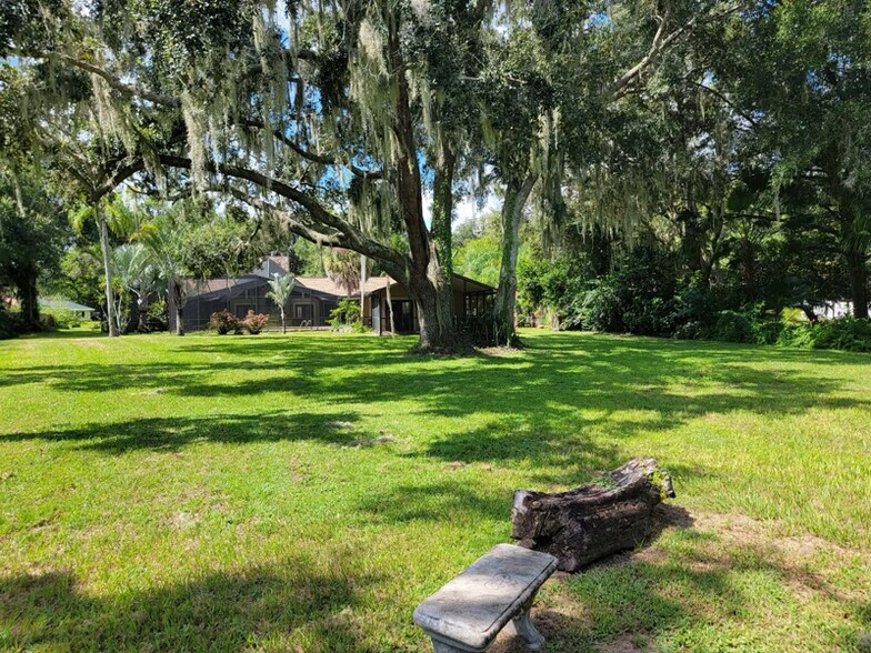 Building Photo - 1103 Ballinger Rd