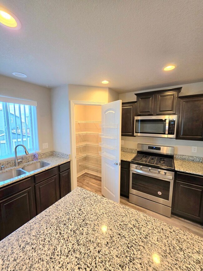 Building Photo - Beautiful 4 Bedroom Home in Peyton