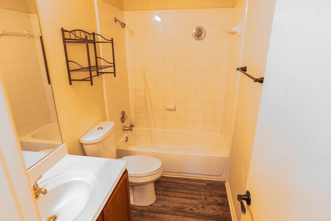 Building Photo - 404 Grisham Dr