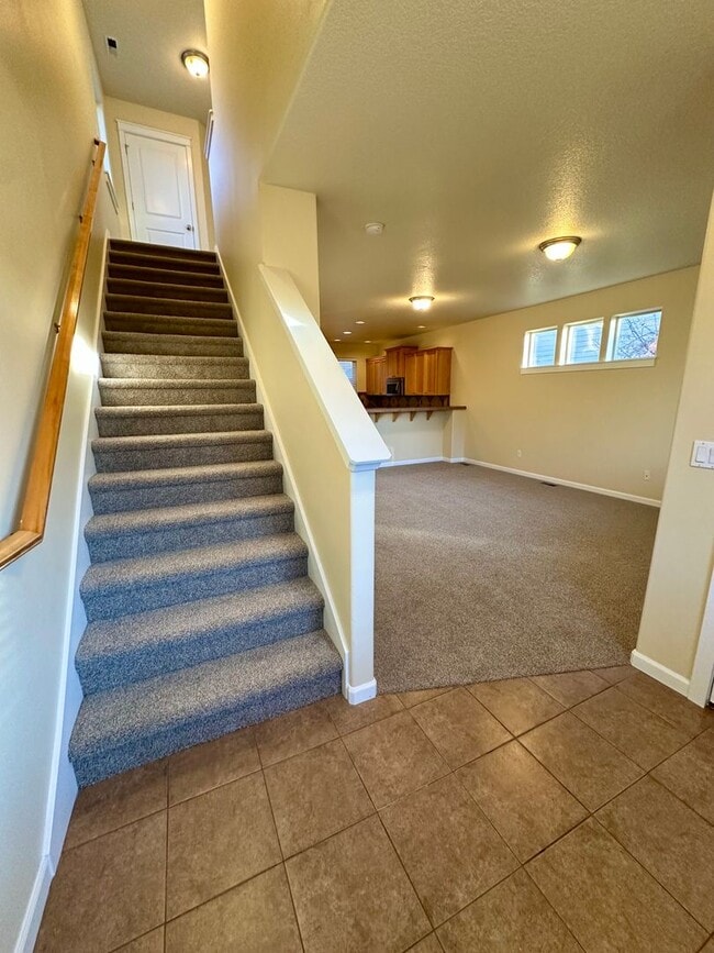 Building Photo - 63114 Dakota Dr