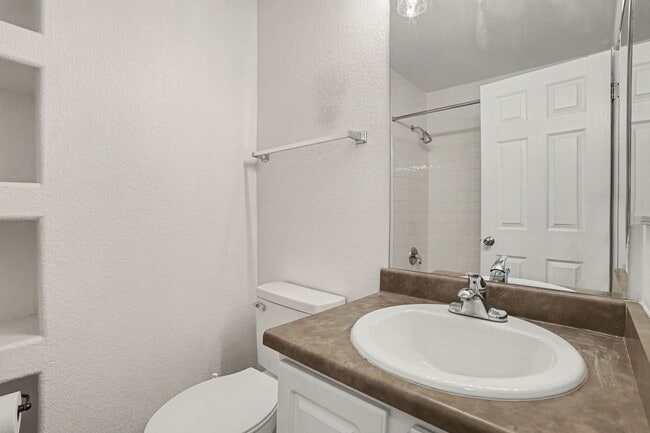 Building Photo - 1549 S Florence Way
