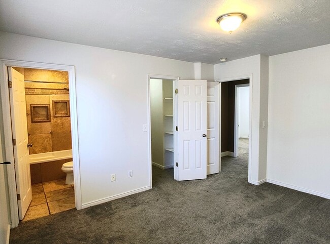 Building Photo - Great 4 Bd 3 Bath Home in Draper