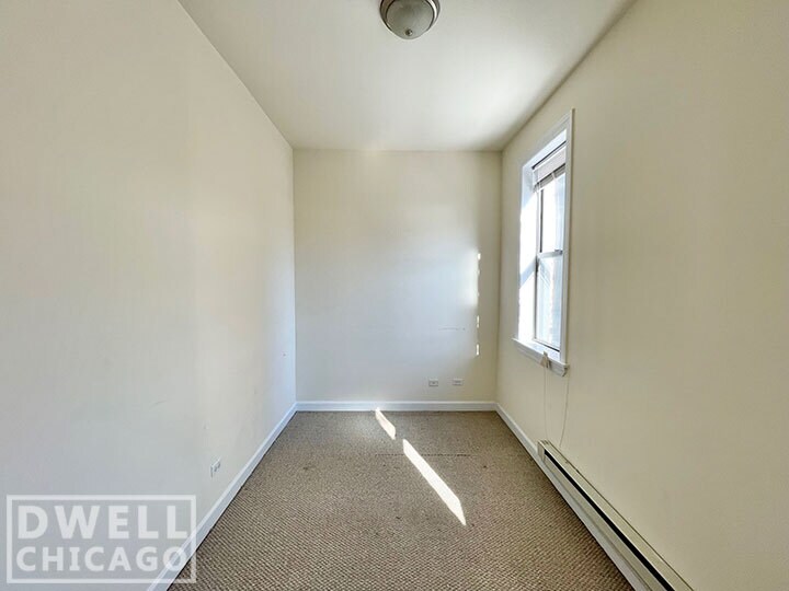 Building Photo - 4750 N Sheridan Rd