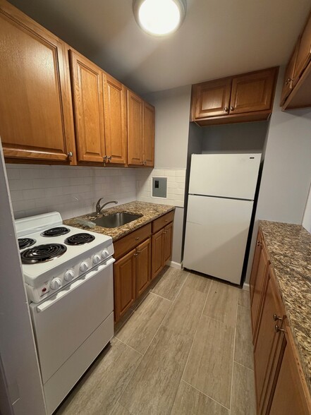 Building Photo - 15 Fairfax Ave