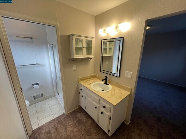 Building Photo - 1091 Alamo Ct