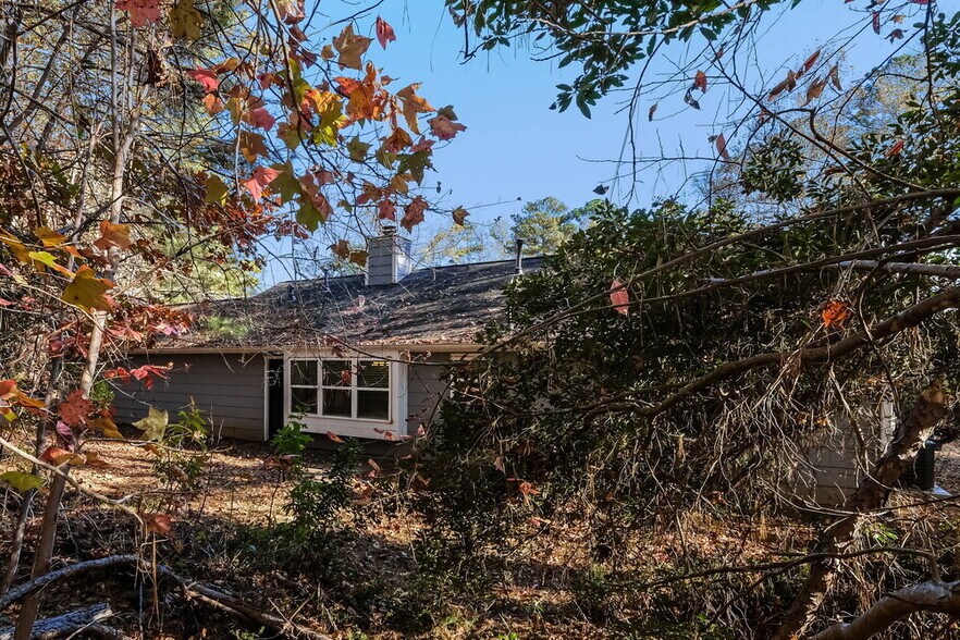 Building Photo - 843 Tall Deer Dr