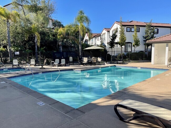 Building Photo - Codorniz Way