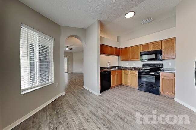 Building Photo - 11759 Lynmoor Dr