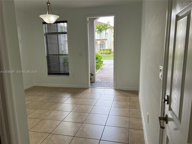 Building Photo - 2555 SW 147 Path