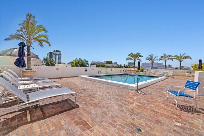 Building Photo - 1775 Washington Ave