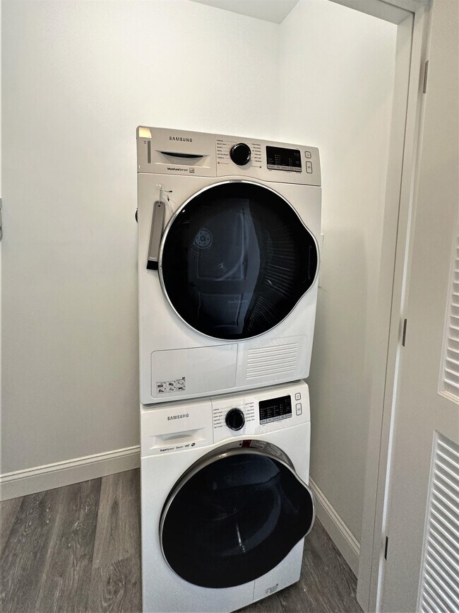 Building Photo - 530 Chestnut St