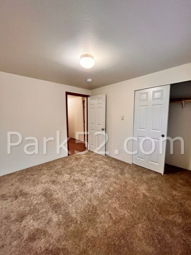 Building Photo - 1st Full Month Free! 2 Bedroom Ground Floor Apartment With Backyard