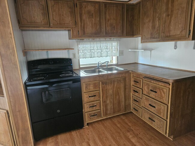 Building Photo - 3142 N Balboa Ave