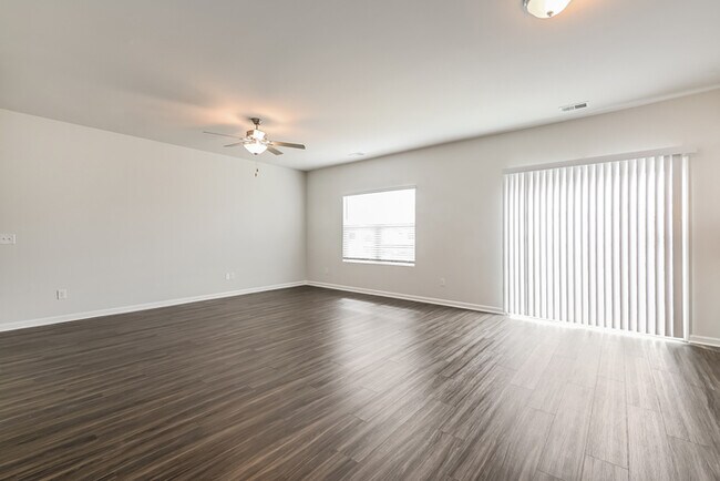 Building Photo - 105 Percheron Dr