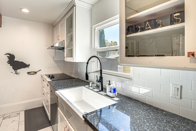 Building Photo - 520 S Almaden Ave