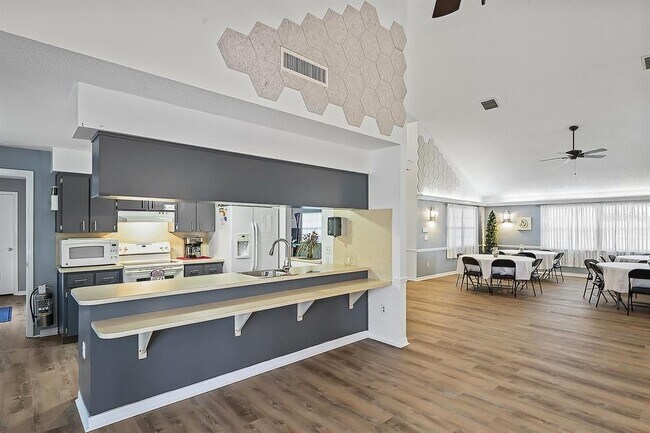 Building Photo - 6634 Hickorywood Ln