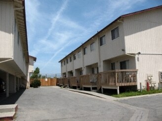 Building Photo - Gonda Street Apartments