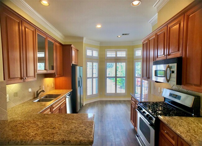 Building Photo - 2104 Bancroft Ln