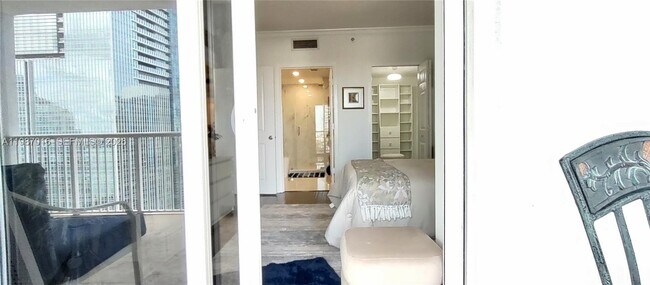 Building Photo - 170 SE 14th St