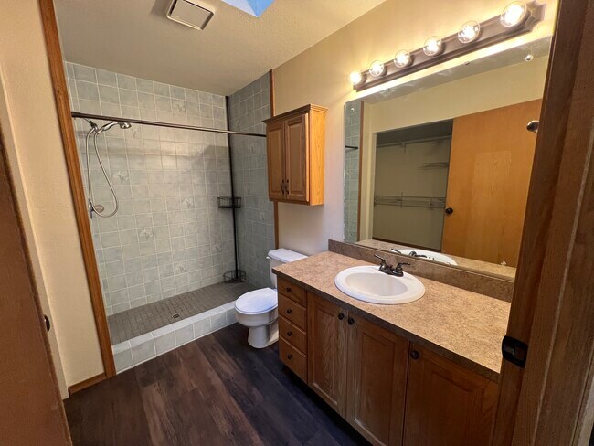 Building Photo - 2705 S 79th Ave