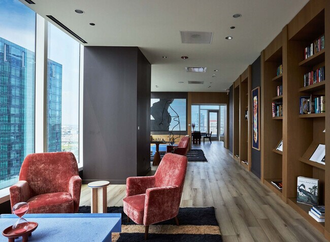 Building Photo - 1000 S Michigan Ave