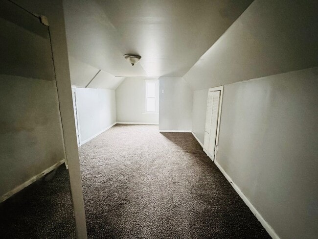 Building Photo - 692 E 128th St