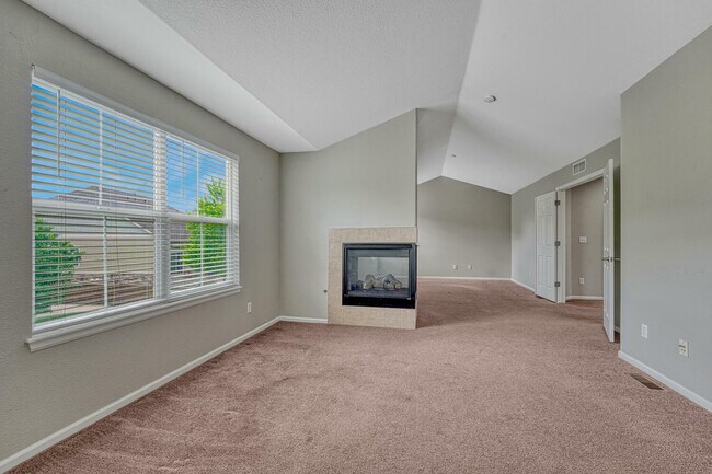Building Photo - 5643 S Biloxi Way