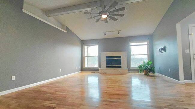 Building Photo - 331 Carriage Trail Ct