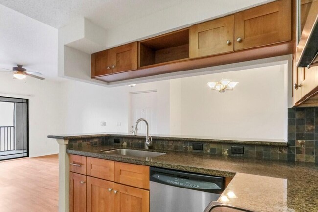Building Photo - 3022 Alcazar Pl