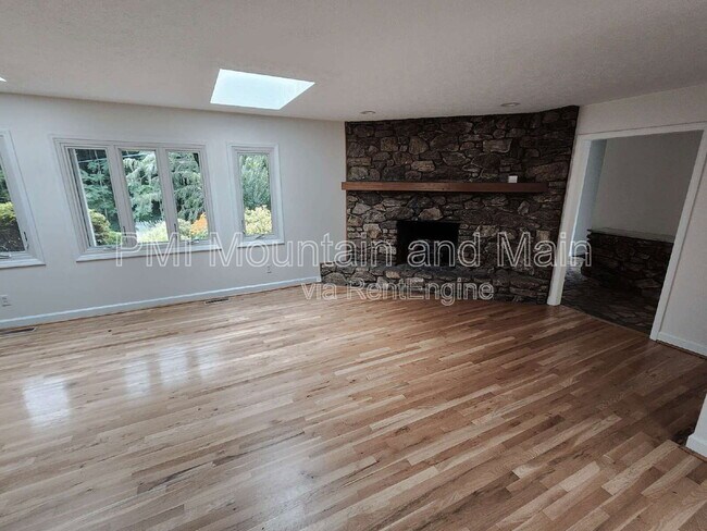 Building Photo - 53 Jump Cove Rd