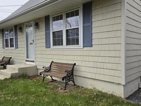 Building Photo - 38 Hartland St
