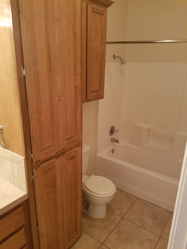 Master Bath - 1308 SW B Ave