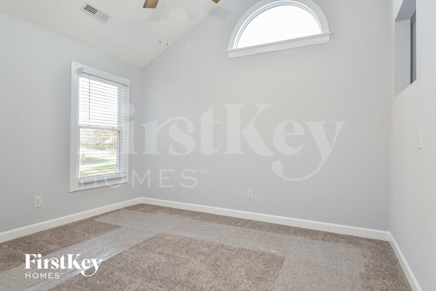Building Photo - 5620 Poplar Hill Ct